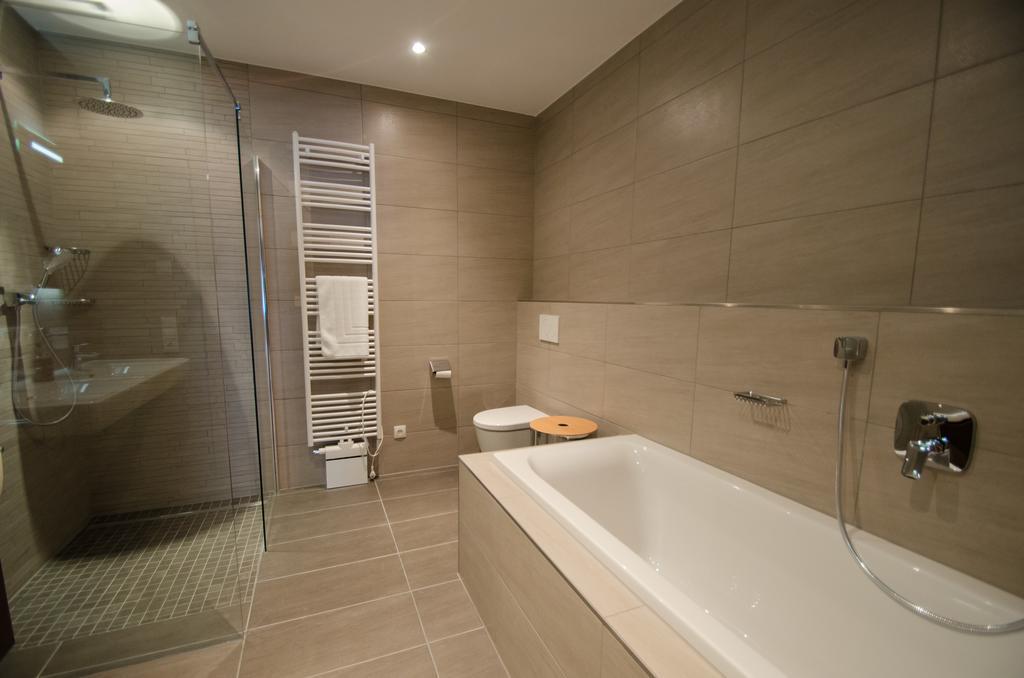 Superb Alpine Lodges By All In One Apartments ツェル アム ゼー エクステリア 写真