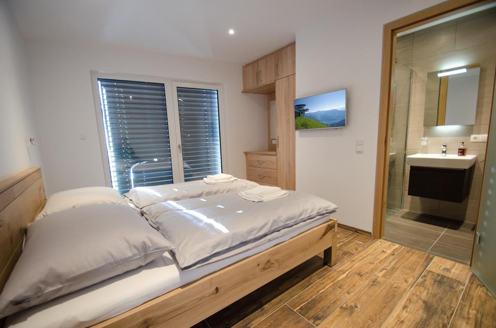 Superb Alpine Lodges By All In One Apartments ツェル アム ゼー エクステリア 写真